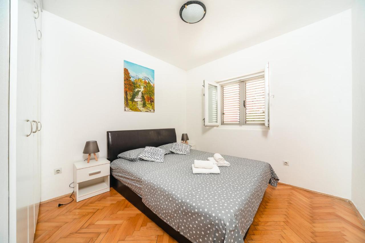 Apartment Matea Kotor Exterior photo